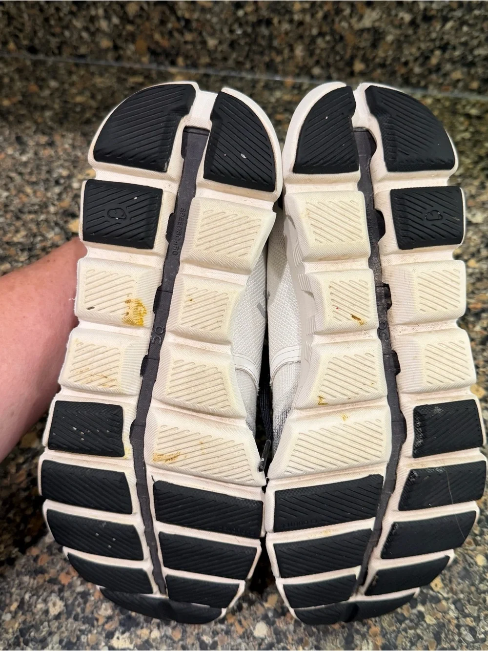 On Running Cloudswift White & Black Running Shoes ladies 7.5